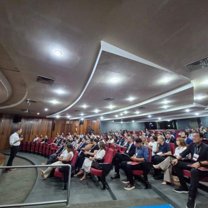 Encontro Técnico da AMIG reúne municípios mineradores para debater os impactos da Reforma Tributária na gestão municipal